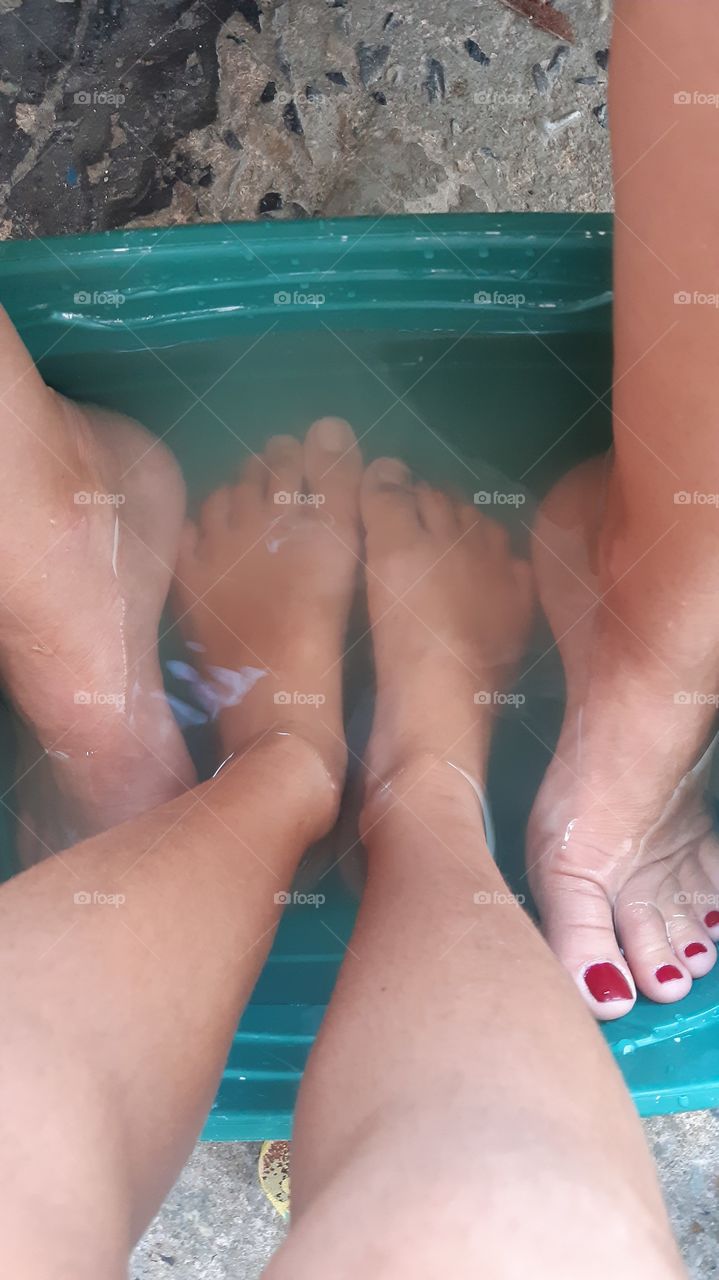 pés