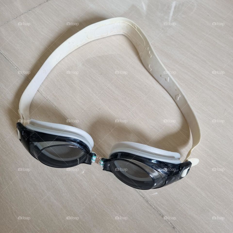 Repaired goggles