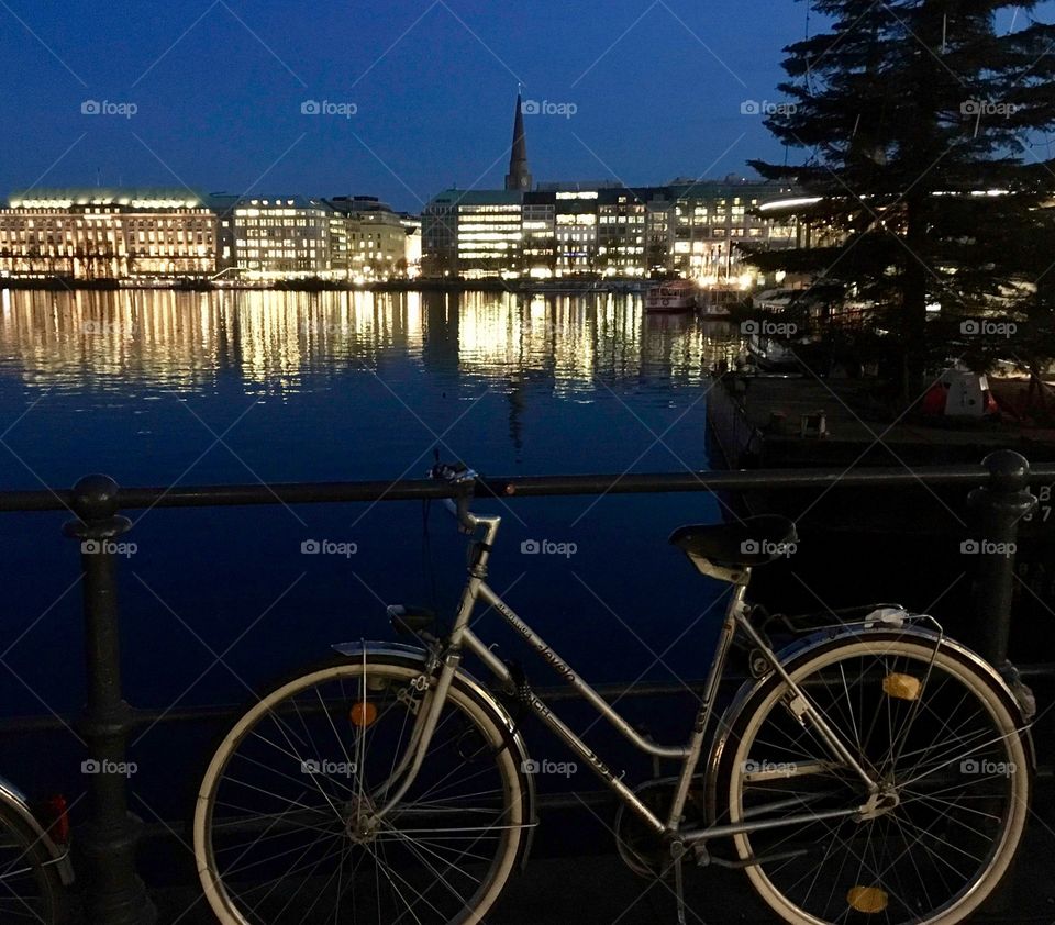 Hamburg Night. Alster.Reflection