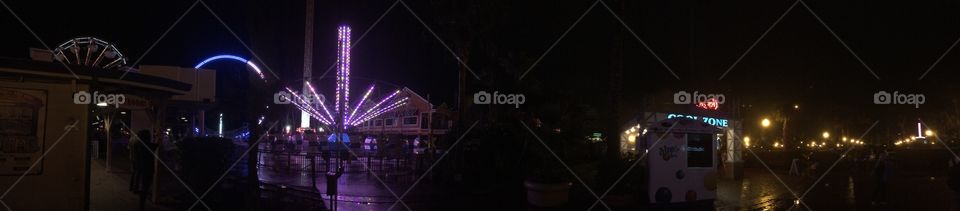 Paronama of kemah at night