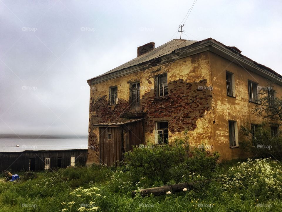 Abandoned house 