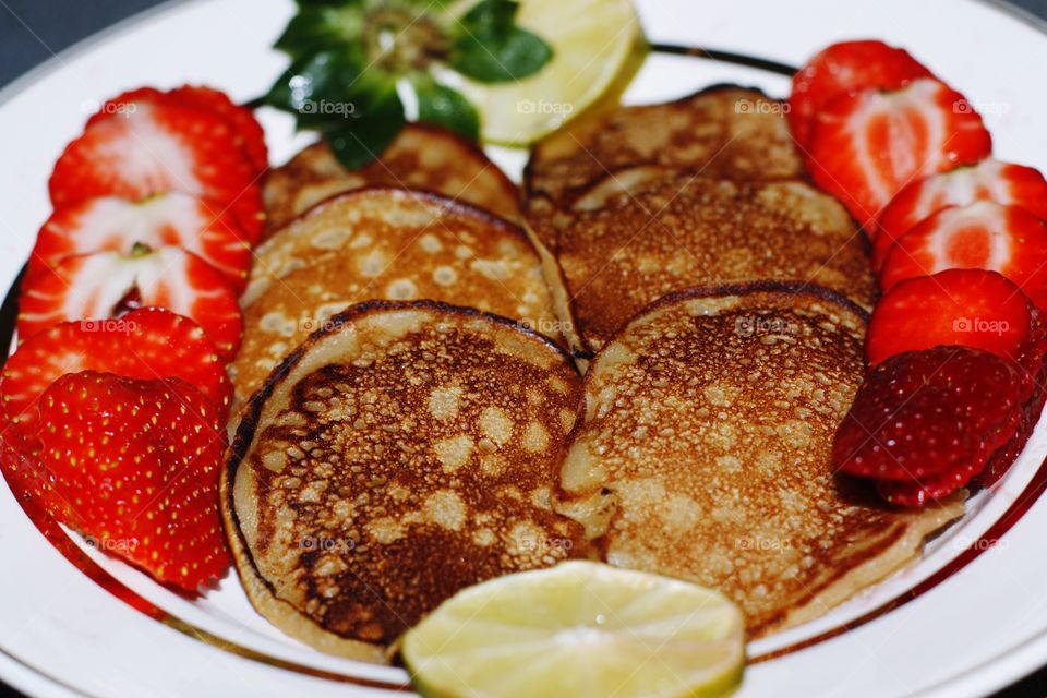 pancakes with strawberries for breakfast
