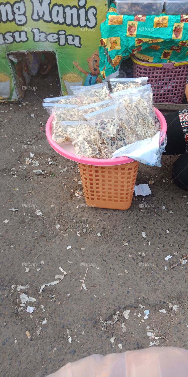 peyek (indoneisan food)