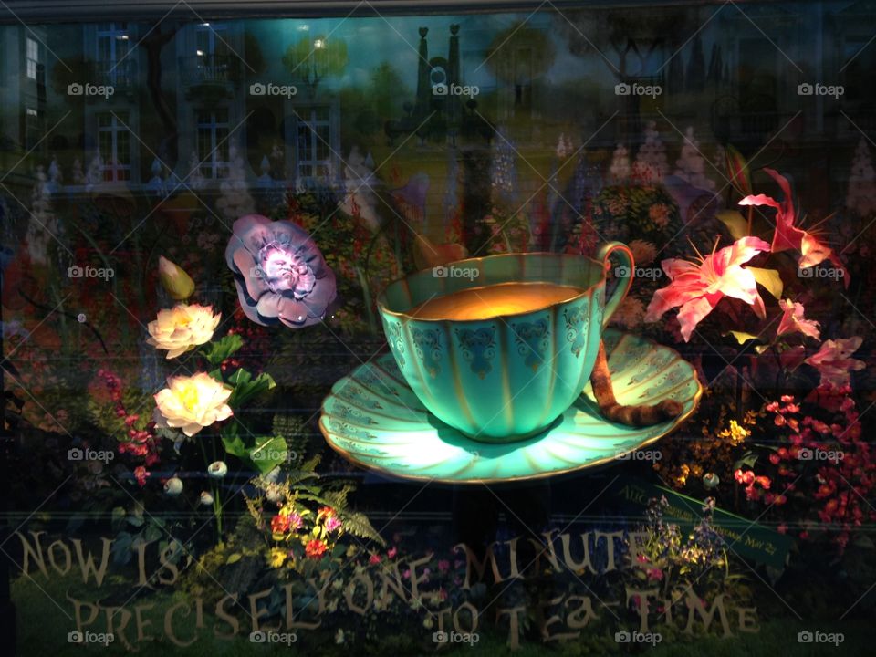 window display at Fortnum&Mason , inspired by Alice in Wonderland