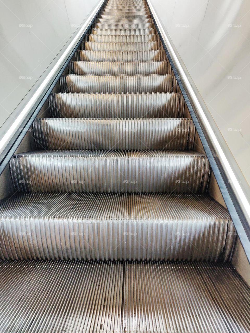 Escalator / Moving Staircase