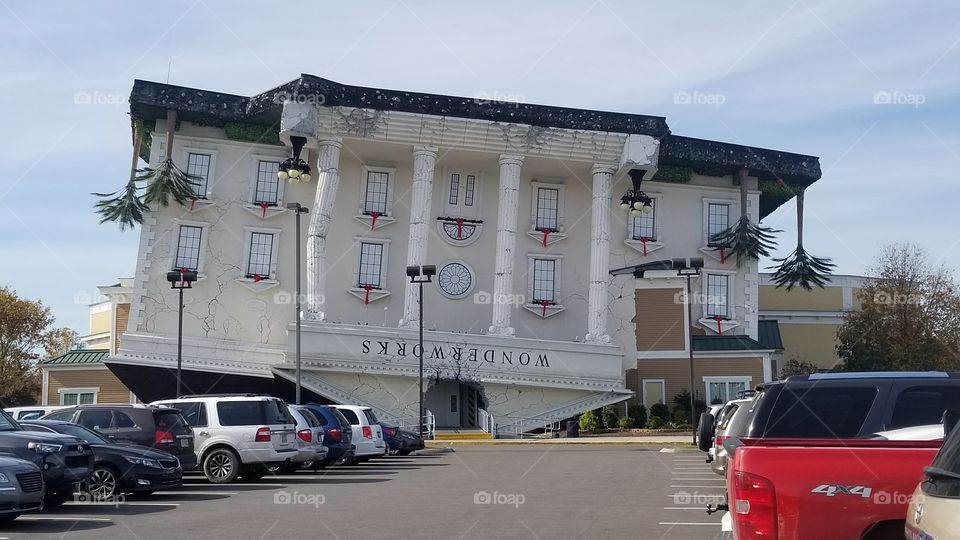WONDERWORKS. The upside-down building in Pigeon Forge, Tennessee. 🙃 Everything inside was upside-down also! Great place for people of all ages.